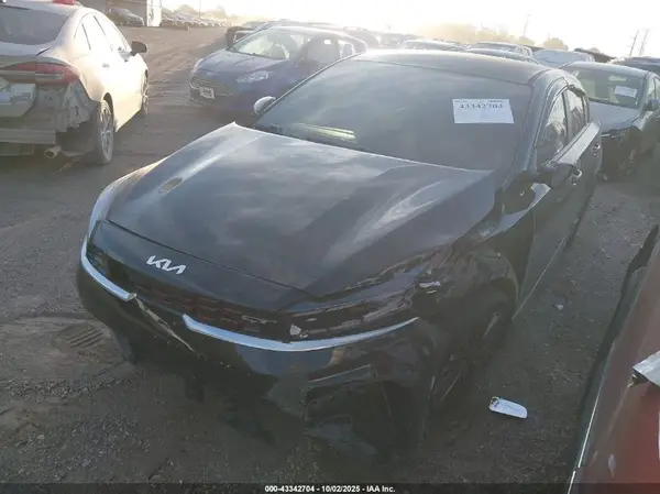 3KPF44AC7PE680379 2023 KIA FORTE - Image 2