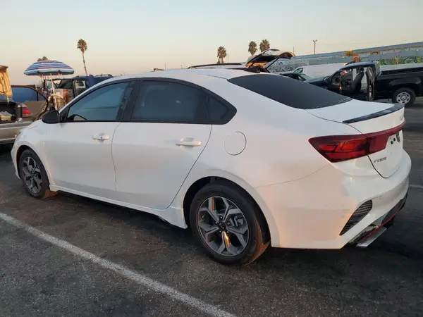 3KPF44AC7RE746013 2024 KIA FORTE - Image 2
