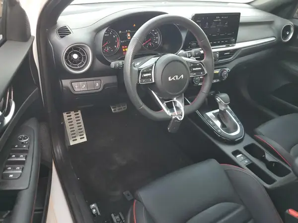 3KPF44AC7RE746013 2024 KIA FORTE - Image 8