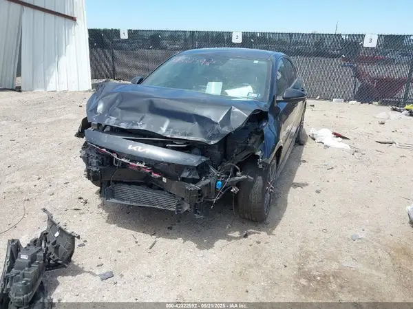 3KPF44AC8NE447642 2022 KIA FORTE - Image 2