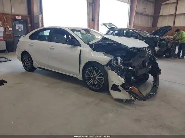 3KPF44AC8NE469933 2022 KIA FORTE - Image 1