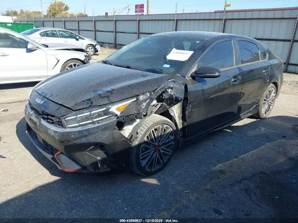 3KPF44AC8NE502526 2022 KIA FORTE - Image 2