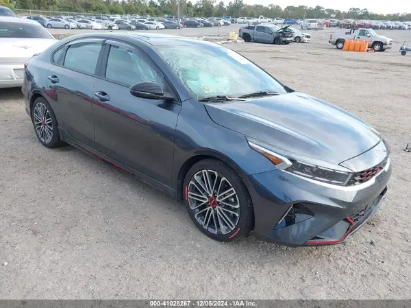 3KPF44AC8RE688882 2024 KIA FORTE - Image 1