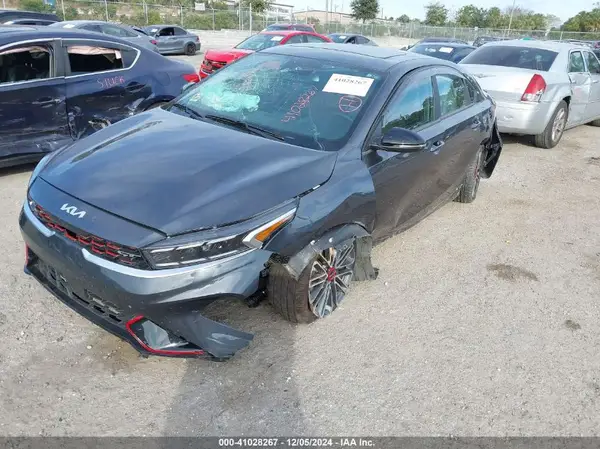 3KPF44AC8RE688882 2024 KIA FORTE - Image 2