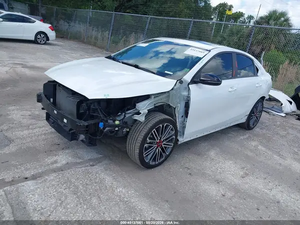 3KPF44AC8RE719225 2024 KIA FORTE - Image 2