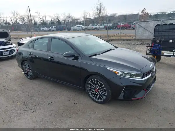 3KPF44AC8RE807160 2024 KIA FORTE - Image 1