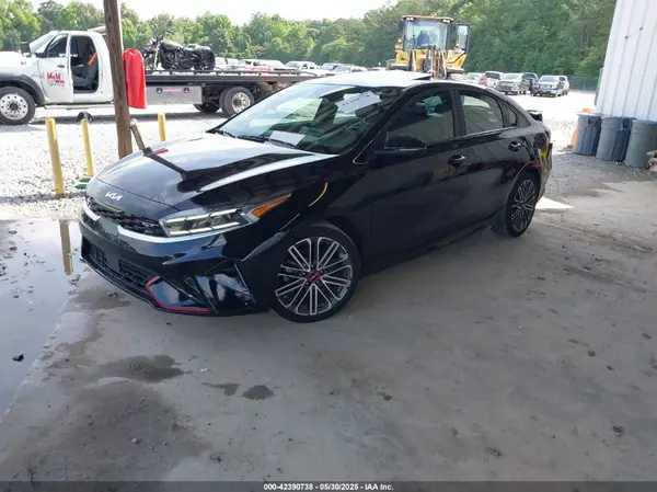 3KPF44AC8RE808597 2024 KIA FORTE - Image 2