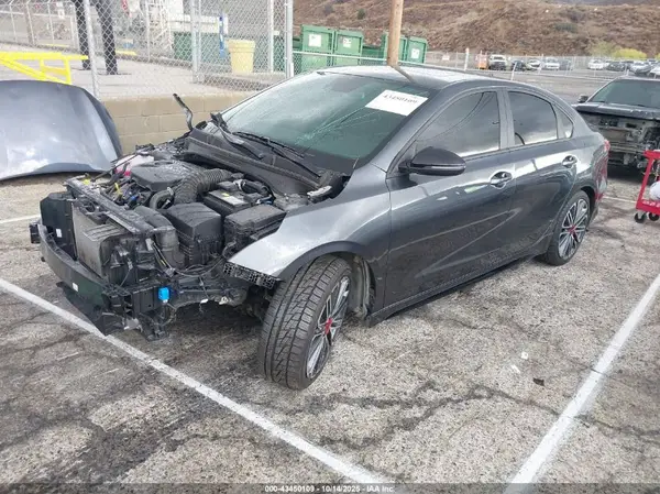 3KPF44AC8RE809670 2024 KIA FORTE - Image 2