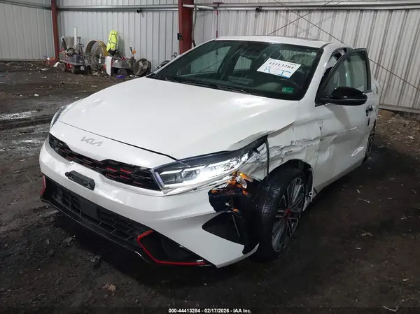 3KPF44AC8RE823441 2024 KIA FORTE - Image 2