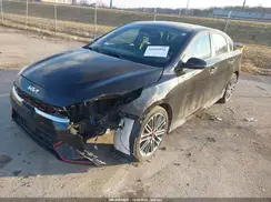 3KPF44AC8RE826954 2024 KIA FORTE