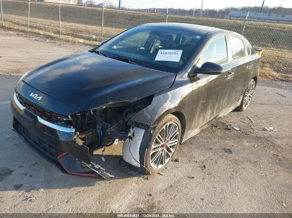 3KPF44AC8RE826954 2024 KIA FORTE - Image 1