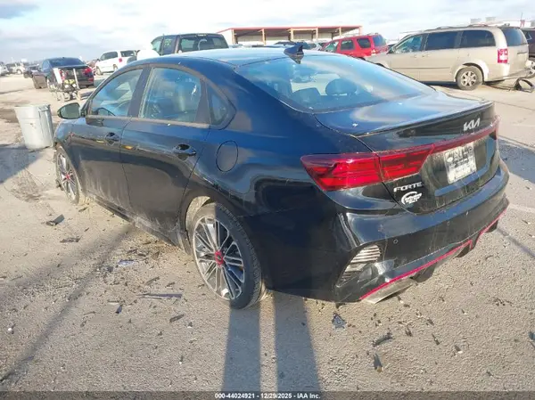 3KPF44AC8RE826954 2024 KIA FORTE - Image 2