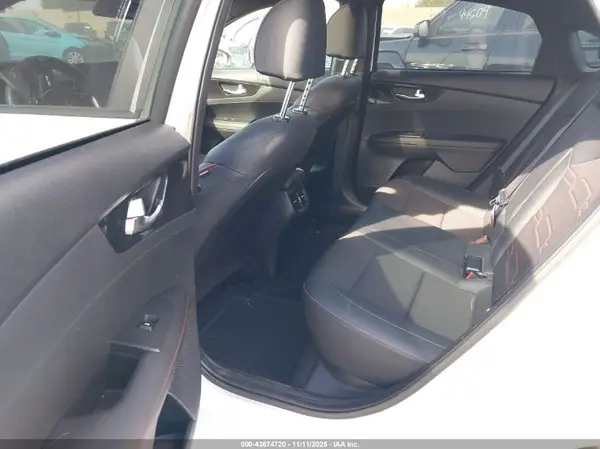 3KPF44AC9ME318338 2021 KIA FORTE - Image 8