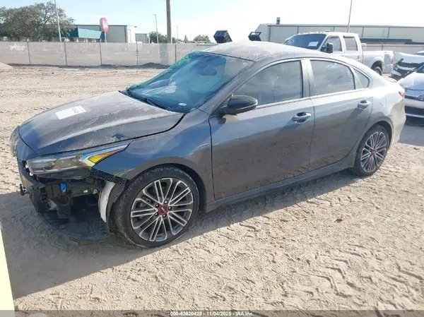 3KPF44AC9NE451585 2022 KIA FORTE - Image 2