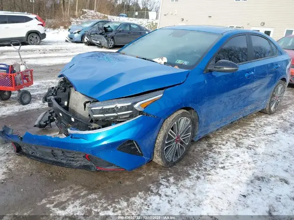 3KPF44AC9NE451702 2022 KIA FORTE - Image 2
