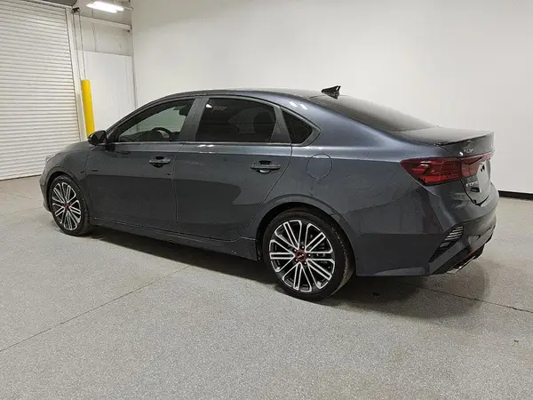 3KPF44AC9NE483288 2022 KIA FORTE - Image 2