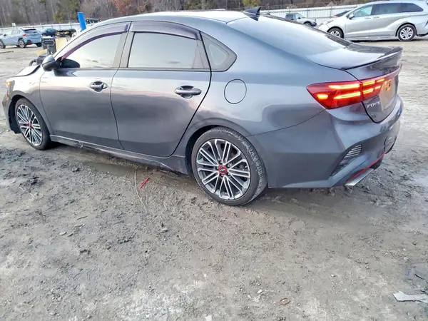 3KPF44AC9NE484943 2022 KIA FORTE - Image 2