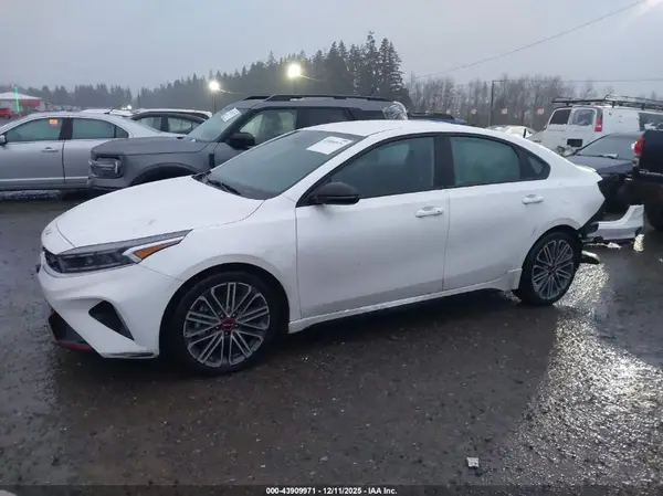 3KPF44AC9PE657928 2023 KIA FORTE - Image 2
