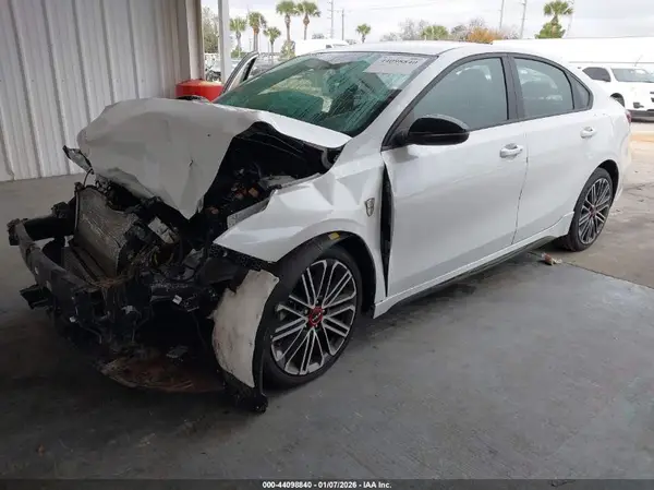 3KPF44AC9RE749107 2024 KIA FORTE - Image 2