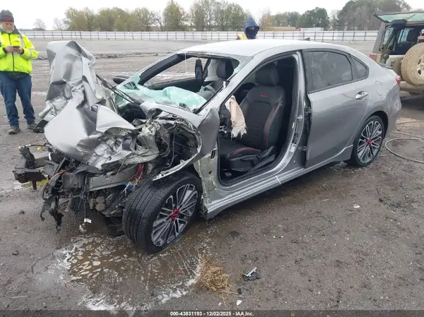 3KPF44ACXPE503521 2023 KIA FORTE - Image 2