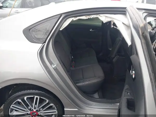 3KPF44ACXPE503521 2023 KIA FORTE - Image 8