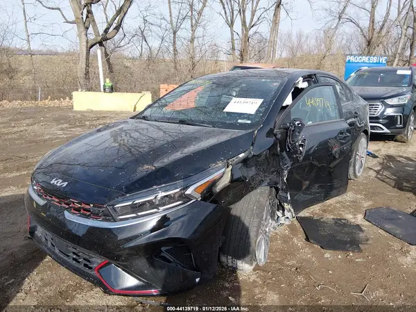 3KPF44ACXPE617163 2023 KIA FORTE - Image 2