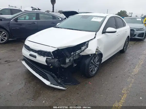 3KPF44BC4PE578360 2023 KIA FORTE - Image 2