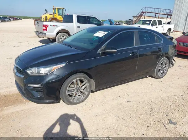 3KPF54AD0KE029643 2019 KIA FORTE - Image 2