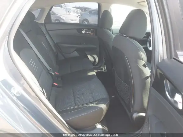 3KPF54AD0KE034633 2019 KIA FORTE - Image 8