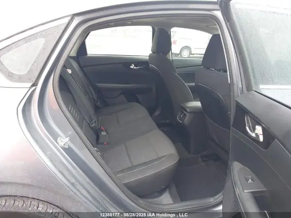 3KPF54AD0KE035829 2019 KIA FORTE - Image 8