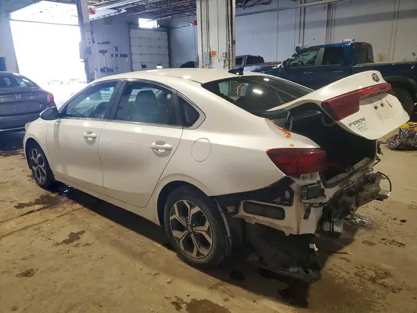 3KPF54AD0KE053070 2019 KIA FORTE - Image 2