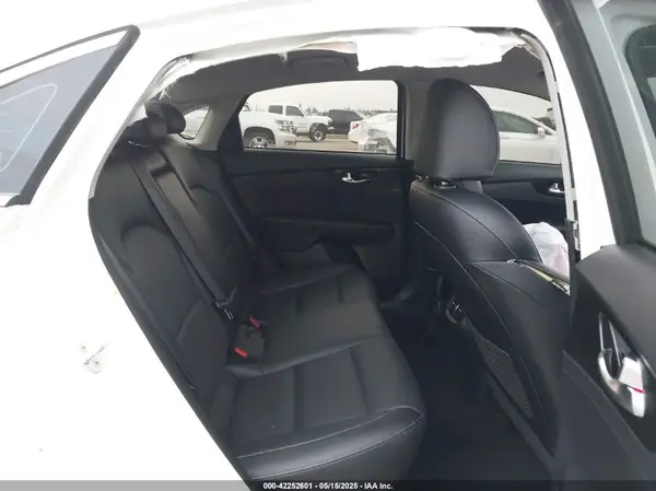 3KPF54AD0LE244828 2020 KIA FORTE - Image 8