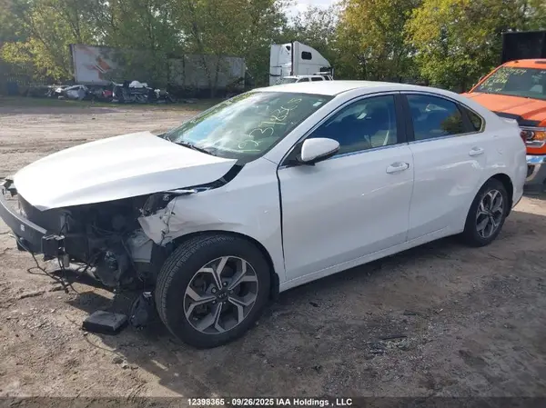 3KPF54AD0ME370396 2021 KIA FORTE - Image 2