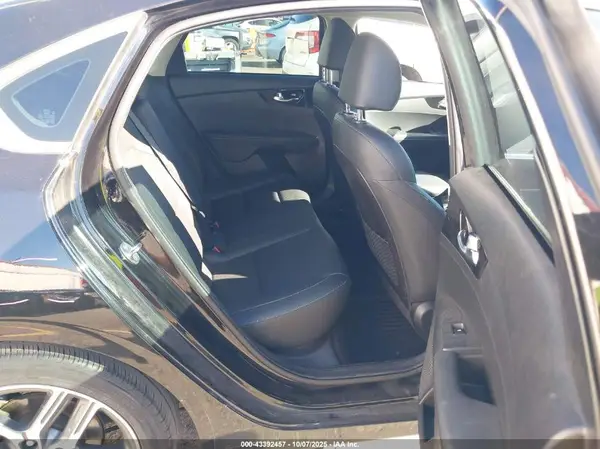 3KPF54AD0ME387277 2021 KIA FORTE - Image 8