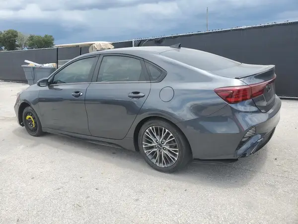 3KPF54AD0NE424457 2022 KIA FORTE - Image 2