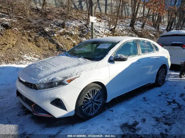 3KPF54AD0NE425978 2022 KIA FORTE - Image 2