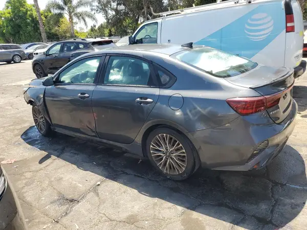 3KPF54AD0NE432638 2022 KIA FORTE - Image 2