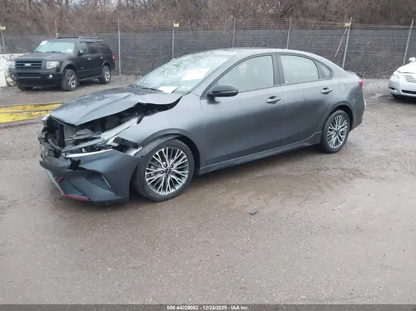 3KPF54AD0NE434812 2022 KIA FORTE - Image 2
