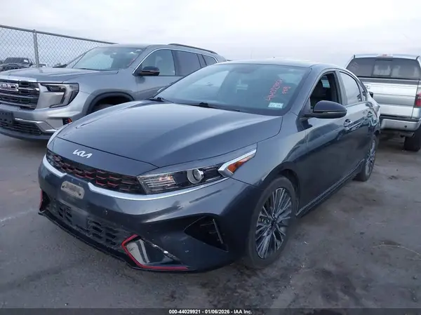 3KPF54AD0NE440352 2022 KIA FORTE - Image 2