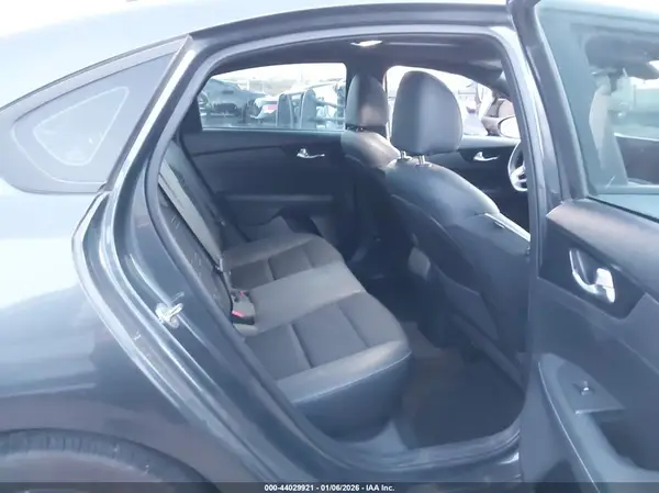 3KPF54AD0NE440352 2022 KIA FORTE - Image 8