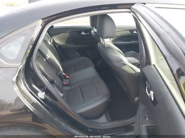 3KPF54AD0NE440531 2022 KIA FORTE - Image 8