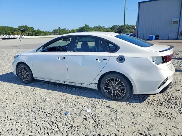 3KPF54AD0NE444353 2022 KIA FORTE - Image 2