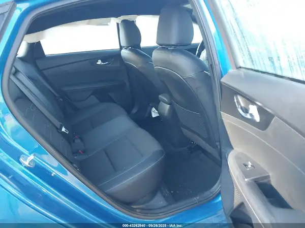 3KPF54AD0NE454672 2022 KIA FORTE - Image 8