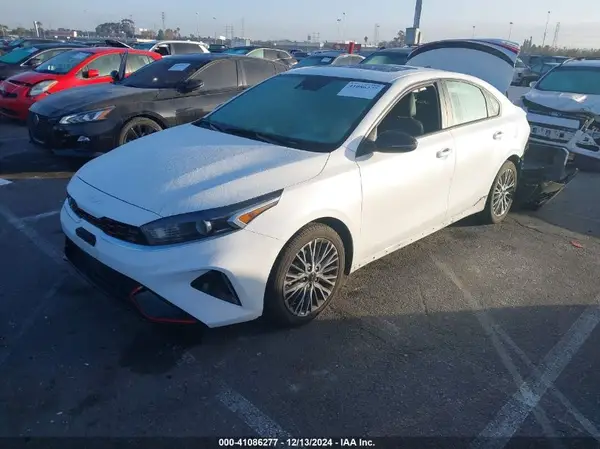 3KPF54AD0NE456051 2022 KIA FORTE - Image 2
