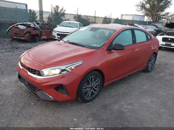 3KPF54AD0NE458625 2022 KIA FORTE - Image 2