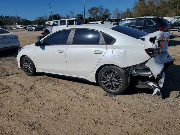 3KPF54AD0NE469639 2022 KIA FORTE - Image 2