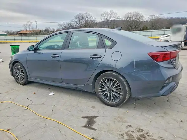 3KPF54AD0NE479037 2022 KIA FORTE - Image 2