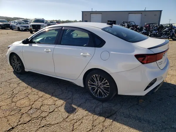 3KPF54AD0NE489504 2022 KIA FORTE - Image 2