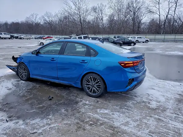3KPF54AD0NE491172 2022 KIA FORTE - Image 2