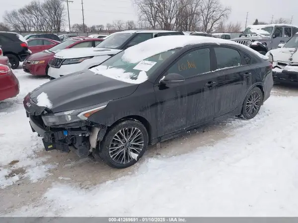 3KPF54AD0NE492094 2022 KIA FORTE - Image 2